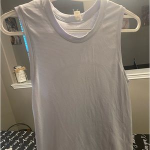 Light purple lululemon tank top.